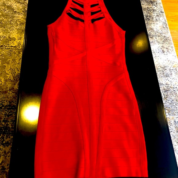 RED BANDAGE BEBE DRESS SIZED MEDIUM - Picture 1 of 7